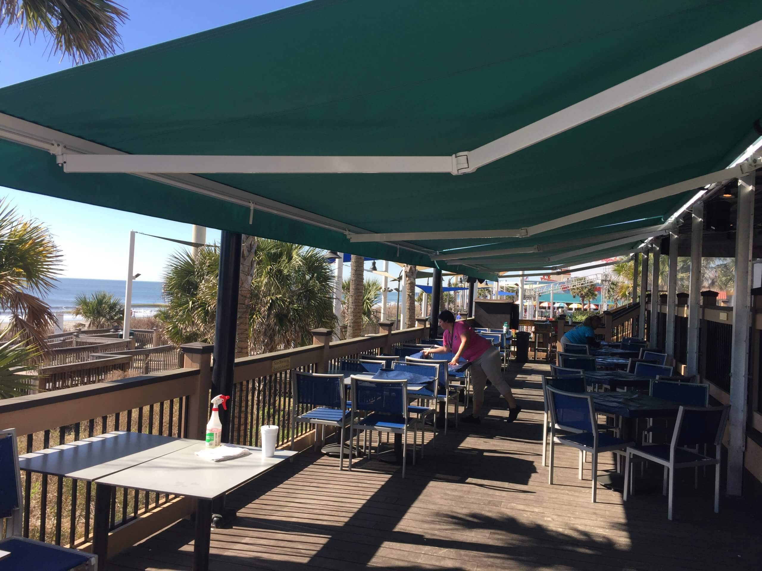 Why a retractable awning is great for your business?