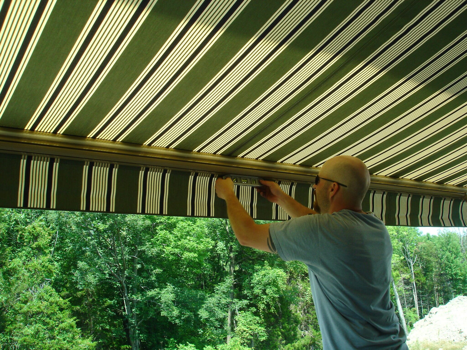 Dealer Info – Eclipse Shading